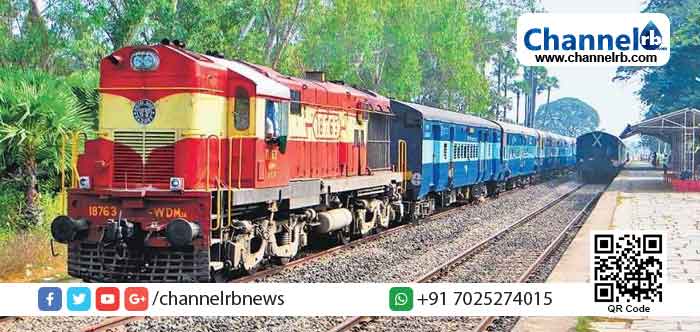 Read more about the article കോവിഡ് വ്യാപനം: പ്ലാറ്റ്‌ഫോമിലും ട്രെയിനുകളിലും തിരക്ക് ഒഴിവാക്കുമെന്ന് റെയിൽവേ; പാസഞ്ചർ ട്രെയിൻ സർവീസുകൾ ഉടൻ പുനരാരംഭിക്കില്ല