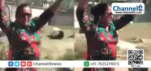 Read more about the article ഓടിക്കൊണ്ടിരിക്കുന്ന സ്കൂട്ടറില്‍ കിടിലന്‍ ഡാന്‍സുമായി യുവതി, വീഡിയോ കാണാം