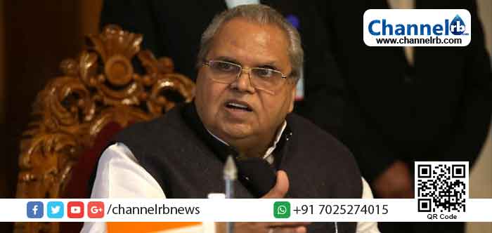 You are currently viewing പാവപ്പെട്ട ജനങ്ങളെയും സുരക്ഷാ ജീവനക്കാരെയും ഇല്ലാതാക്കുന്നതിന് പകരം അഴിമതിക്കാരായ രാഷ്ട്രീയക്കാരെ ലക്ഷ്യം വയ്ക്കൂ; ഭീകരവാദികളോട് ആവശ്യപ്പെട്ട ജമ്മു കാശ്മീര്‍ ഗവര്‍ണര്‍ വിവാദത്തില്‍