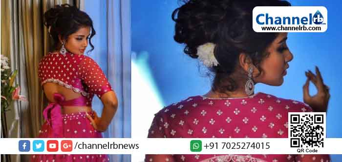 You are currently viewing മേക്കപ്പ് സിംപിള്‍ ആണെങ്കിലും ലുക്ക് അപാരം; അനുപമ പരമേശ്വരന്‍റെ പുതിയ ചിത്രങ്ങൾ ഏറ്റെടുത്ത് ആരാധകർ