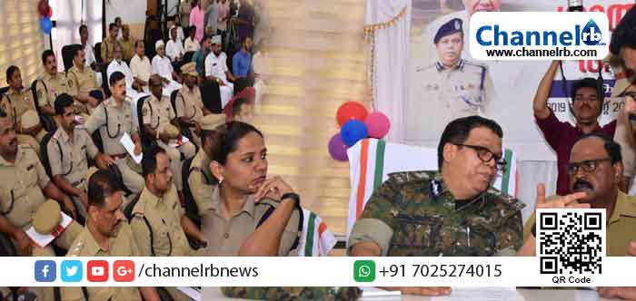 You are currently viewing ഡി.ജി.പി ലോക്നാഥ് ബെഹ്റ കാസർകോട്ട്; അതാതു സ്ഥലങ്ങളിലെ സബ് ഡിവിഷനൽ ഓഫിസർമാർ, സ്റ്റേഷൻ ഹൗസ് ഓഫിസർമാർ ഡി.ജി.പിയെ അനുഗമിക്കുന്നു