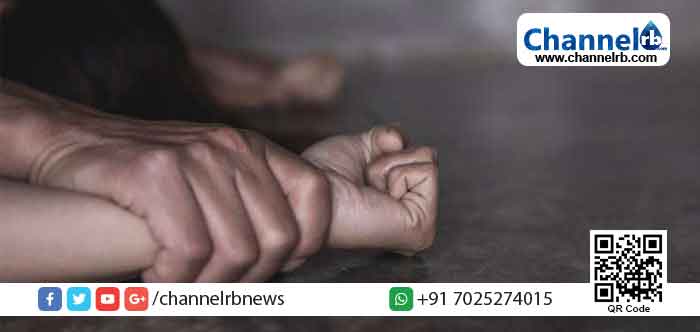 You are currently viewing അമ്മയുടെ അനുവാദത്തോടെ അച്ഛന്‍ ബലാത്സംഗം ചെയ്യുന്നു; പരാതിയുമായി 22കാരിയായ യുവതി പോലീസില്‍