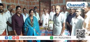 Read more about the article പ്രളയം; ദുരിതാശ്വാസനിധിയിലേക്ക് 10 സെന്റ് ഭൂമി ദാനം നല്‍കി; പ്രിയാകുമാരിക്ക് എന്‍.എസ്.എസിന്‍റെ  ആദരം