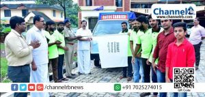 Read more about the article പ്രളയം തകർത്ത കുടുംബങ്ങൾക്ക് കൈത്താങ്ങായി ” സ്മാർട്ട് കാസറഗോഡ് വാട്സ് ആപ്പ് കൂട്ടായ്മ “