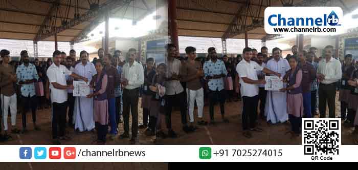 You are currently viewing കുട്ടികൾ പഠിക്കട്ടെ കുട്ടികൾ വളരട്ടെ; അഡൂർ എച്ച്.എസ്.എസ് സ്കൂളിലേക്ക് വർഷത്തേക്കുള്ള മലയാളം, കന്നട  പത്രങ്ങള്‍ ‘വോയ്‌സ് ഓഫ്‌ അഡൂർ’ ക്ലബ് സ്പോണ്‍സർ ചെയ്തു