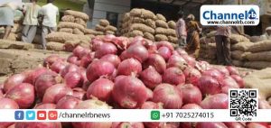 Read more about the article സ്വര്‍ണ്ണത്തേക്കാള്‍ വിലയുമായി ഉള്ളി കുതിക്കുന്നു; ട്രക്കില്‍ കയറ്റിയയച്ച 40 ടണ്‍ സവാള കൊള്ളയടിച്ചു