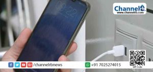 Read more about the article ബാങ്കിങ് രേഖകളും പാസ് വേഡുകളും ഹാക്കര്‍മാര്‍ ചോര്‍ത്താം; പൊതുസ്ഥലങ്ങളില്‍ മൊബൈല്‍ ഫോണ്‍ ചാര്‍ജ് ചെയ്യരുതെന്ന് മുന്നറിയിപ്പ്