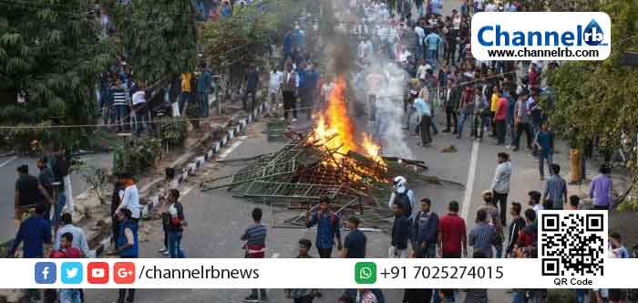 You are currently viewing പൗരത്വ ഭേദഗതി ബില്‍: അസമിലെ രണ്ട് റെയില്‍വേ സ്റ്റേഷനുകള്‍ക്ക് തീയിട്ടു; അസമിലും ത്രിപുരയിലും ചില ജില്ലകളില്‍ അനിശ്ചിതകാല നിരോധനാജ്ഞ