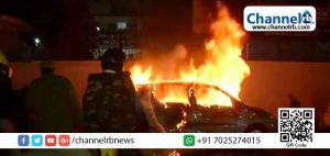 Read more about the article ഡല്‍ഹിയില്‍ സംഘര്‍ഷം അക്രമാസക്തം; പ്രതിഷേധക്കാര്‍ വാഹനങ്ങള്‍ക്ക് തീയിട്ടു; പോലീസ് ലാത്തി ചാര്‍ജ് നടത്തി