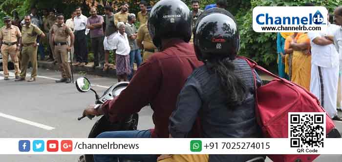 You are currently viewing ഇരുചക്ര വാഹനങ്ങളില്‍ ഹെൽമറ്റില്ലെങ്കിൽ ഞായറാഴ്ച മുതൽ ഇരട്ടപ്പിഴ ; വൻ പരിശോധന, പിഴത്തുക അടയ്ക്കാത്തവര്‍ക്ക് വിലക്ക്