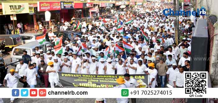 Read more about the article ജനങ്ങളാൽ വീർപ്പുമുട്ടി കാസർകോട് നഗരം; സംയുക്ത മുസ്ലിം ജമാഅത്ത് നടത്തിയ പ്രതിഷേധ റാലിയിൽ അണിനിരന്നത് ജനലക്ഷങ്ങൾ