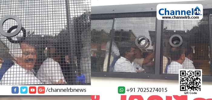 You are currently viewing കാസര്‍കോട് ഹെഡ് പോസ്റ്റ്‌ ഓഫീസ് ഉപരോധം; എന്‍.എ നെല്ലിക്കുന്ന് എം.എല്‍.എ ഉള്‍പ്പെടെയുള്ള നേതാക്കള്‍ അറസ്റ്റില്‍; നടക്കുന്നത് യൂത്ത് ലീഗ്  സംസ്ഥാന വ്യാപക പ്രതിഷേധം