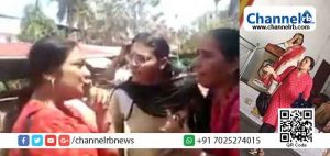 Read more about the article ഇത്ഹിന്ദുവിന്‍റെ ഭൂമി, നിന്നെ കൊല്ലണമെങ്കില്‍ അതിനും മടിക്കില്ല; പൗരത്വനിയമത്തെ അനുകൂലിച്ച്‌ ക്ഷേത്രത്തില്‍  നടന്ന പരിപാടി ചോദ്യം ചെയ്ത യുവതിക്ക് നേരെ കയ്യേറ്റം; വീഡിയോ കാണാം