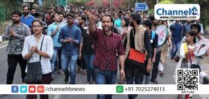 Read more about the article ഫീസ് വർദ്ധന പിൻവലിക്കും; ജെ.എൻ.യുവിൽ വിദ്യാര്‍ത്ഥികളുടെ ആവശ്യം അംഗീകരിച്ച് കേന്ദ്ര സര്‍ക്കാര്‍