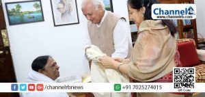 Read more about the article രാജ്ഭവനിലെത്തി ഗവര്‍ണറെ സന്ദര്‍ശിച്ച് അമൃതാനന്ദമയി