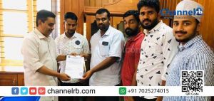 Read more about the article പൊടിപള്ള കുമ്പഡാജെ ബെളിഞ്ച നാട്ടക്കൽ റോഡ് വീതി കൂട്ടി മെക്കാഡം ചെയ്യണം; പ്രതിഷേധവുമായി നാട്ടുകാർ; ജില്ലാ പഞ്ചായത്ത്‌ പ്രസിഡണ്ടിന് നിവേദനം നൽകി യൂത്ത് ലീഗ്