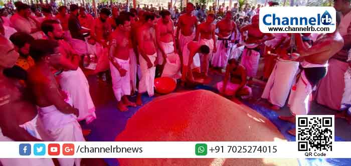 Read more about the article വയനാട്ട് കുലവൻ തെയ്യം കെട്ട് മഹോത്സവം; കൂവം അളക്കലും അടയാളം കൊടുക്കലും നടന്നു