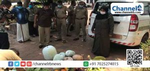 Read more about the article കാസര്‍കോട് നഗരസഭാ കമ്മ്യൂണിറ്റി കിച്ചനിലേക്ക് പച്ചക്കറികള്‍ സമാഹരിച്ച് നല്‍കി മോട്ടോര്‍ വാഹന വകുപ്പിന്‍റെ കരുതല്‍