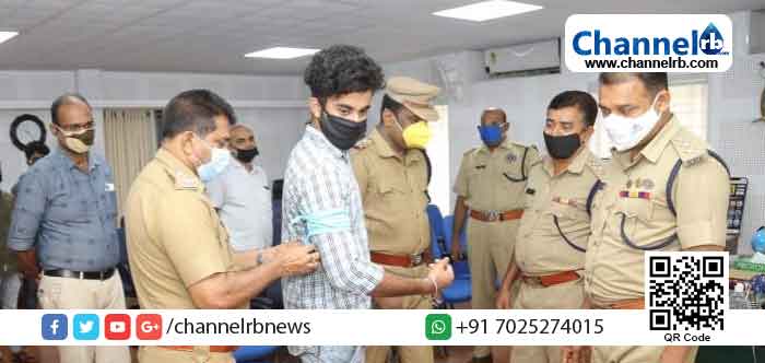 You are currently viewing കൂടുതല്‍ കോവിഡ് കേസുകള്‍ റിപ്പോര്‍ട്ട് ചെയ്യപ്പെടുന്നു; നീരീക്ഷണത്തിന് കാസര്‍കോട് ജില്ലയില്‍  പോലീസിനൊപ്പം സന്നദ്ധ പ്രവര്‍ത്തകരും; പോലീസ്  വളണ്ടിയര്‍ സംവിധാനം  ആരംഭിച്ചു