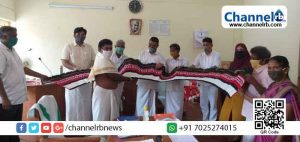 Read more about the article കാസർകോട് ജില്ലാ പഞ്ചായത്ത് പദ്ധതി: തെയ്യം കലാകാരാൻമാരുടെ സംഘങ്ങൾക്ക് ആടയാഭരണങ്ങളുടെ വിതരണോദ്ഘാടനം നടത്തി