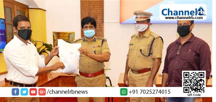 You are currently viewing കോവിഡ് പ്രതിരോധ പ്രവര്‍ത്തനം; പോലീസ് സേനക്ക് പി. പി. ഇ കിറ്റുകള്‍ കൈമാറി ഡോ. ബോബി ചെമ്മണൂര്‍