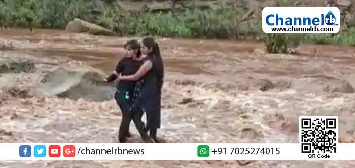 You are currently viewing സെല്‍ഫി എടുക്കാനായി നദിയിലിറങ്ങി; വെള്ളം പൊങ്ങിയതോടെ നദിയുടെ നടുക്ക് പെട്ട് പെണ്‍കുട്ടികള്‍; ഒടുവില്‍ സംഭവിച്ചത്…