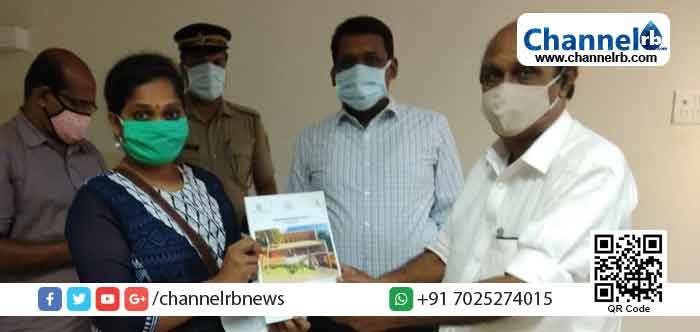 You are currently viewing സ്മാര്‍ട്ട് അങ്കണവാടികള്‍ കാസർകോട് ജില്ലയില്‍ വരുന്നു; പ്ലാനും എസ്റ്റിമേറ്റ് ബുക് ലെറ്റും വിതരണം ചെയ്തു