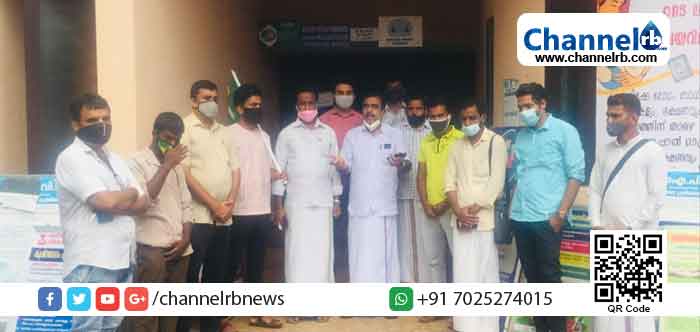 Read more about the article കോവിഡ് പ്രവർത്തനങ്ങൾ കുത്തഴിഞ്ഞു;  ആവശ്യത്തിന് മരുന്നില്ല; മുളിയാർ സി.എച്ച്.സി.ക്ക് മുമ്പിൽ  ധർണ്ണ നടത്തി യൂത്ത് ലീഗ്