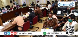 Read more about the article കാസർകോട് ജില്ലയിലെ മുഴുവന്‍ സര്‍ക്കാര്‍ ജീവനക്കാരും ജോലിക്ക്  ഹാജരാകണം;  പരിശോധിക്കാന്‍ സ്‌പെഷ്യല്‍ സ്‌ക്വാഡ്; കൊറോണ കോര്‍ കമ്മിറ്റി യോഗത്തിന്‍റെ പുതിയ തീരുമാനങ്ങള്‍ അറിയാം