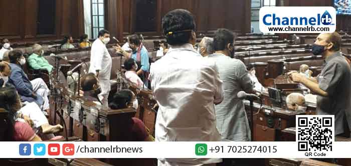 You are currently viewing അരങ്ങേറിയത് നാടകീയ രംഗങ്ങൾ, എതിർപ്പിനിടയിൽ കാർഷിക പരിഷ്‌കാര ബില്ലുകൾ ശബ്ദവോട്ടോടെ  രാജ്യസഭ പാസാക്കി