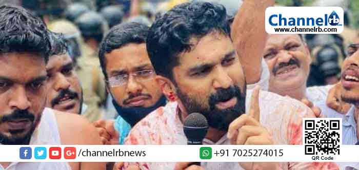 Read more about the article മന്ത്രി കെ. ടി ജലീലിന്‍റെ രാജി ആവശ്യപ്പെട്ടുള്ള പ്രതിഷേധം; ചോരയില്‍ കുളിച്ച് വി. ടി ബല്‍റാം ഉള്‍പ്പെടെയുള്ളവര്‍; സമര പാതയിൽ പുറകോട്ടില്ലെന്ന് ഷാഫി