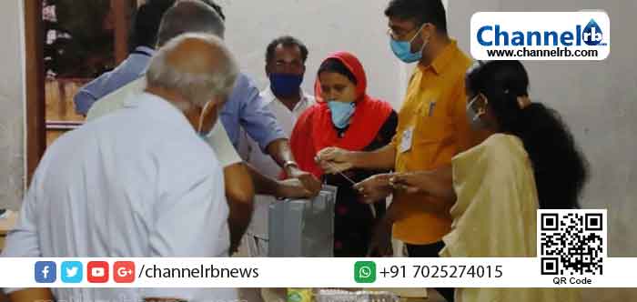 Read more about the article കേരളത്തില്‍  75 ശതമാനത്തോളം പോളിംഗ് രേഖപ്പെടുത്തിയതായി തെരഞ്ഞെടുപ്പ് കമ്മീഷന്‍; ഏറ്റവും കൂടുതല്‍ ആലപ്പുഴ; കുറവ് തിരുവനന്തപുരം