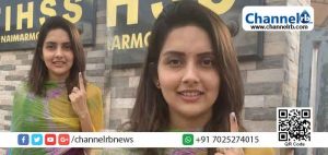 Read more about the article സിനിമാതാരം  മഹിമ നമ്പ്യാര്‍ നായമ്മാര്‍മൂല എല്‍.പി  സ്‌കൂളില്‍ വോട്ട് രേഖപ്പെടുത്തി