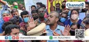 Read more about the article മണ്ണെണ്ണ ഒഴിച്ച് ആത്മഹത്യ ഭീഷണിയുമായി പി.എസ്.സി ഉദ്യോഗാർത്ഥികൾ; സംസ്ഥാന സെക്രട്ടേറിയറ്റിന് മുന്നില്‍ നടന്നത് നാടകീയ പ്രതിഷേധം