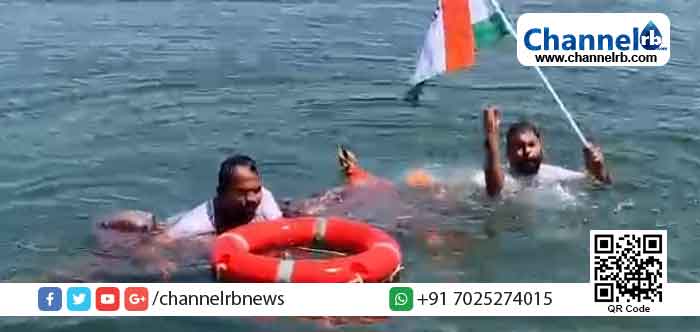 Read more about the article ആഴക്കടൽ മത്സ്യബന്ധന വിവാദം; മന്ത്രി മേഴ്സിക്കുട്ടിയമ്മയുടെ കോലം ആഴക്കടലിൽ മുക്കി യൂത്ത് കോൺഗ്രസിന്‍റെ പ്രതിഷേധം