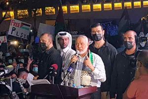 Read more about the article ദോഹയിൽ നടന്നത് പതിനായിരങ്ങളെ അണിനിരത്തിയുള്ള പലസ്തീന്‍ ഐക്യദാര്‍ഡ്യ സംഗമം; എന്നാൽ നാം അറിയാതെപോയ മറ്റൊരു കാര്യമുണ്ട്; ആരുടെ മുന്നിലും മുട്ടുമടക്കാത്ത ഖത്തറും ഹമാസും