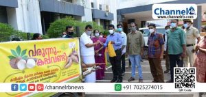 Read more about the article നാടക കലാകാരന്മാർ കർഷകർക്കൊപ്പം കൈകോർത്തു; കപ്പവണ്ടി വരവായി