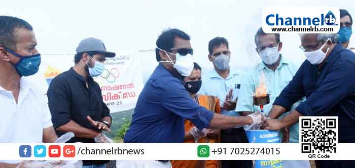 Read more about the article കായിക മേഖലയുടെ ഉണര്‍വായി അന്താരാഷ്ട്ര ഒളിമ്പിക് ദിനാഘോഷം; ദീപശിഖ കൊളുത്തി ഉദ്ഘാടനം ചെയ്ത് കാസര്‍കോട്   കളക്ടര്‍