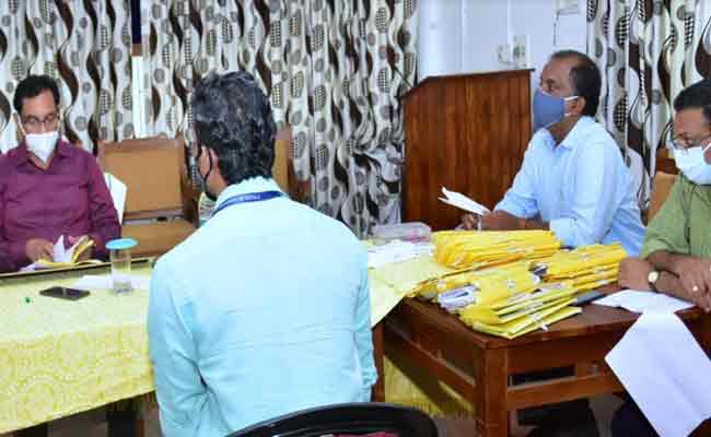 Read more about the article ദേശീയപാതയിലെ കുഴി: മനുഷ്യാവകാശ കമ്മീഷൻ എക്‌സിക്യുട്ടീവ് എഞ്ചിനീയറോട് റിപ്പോർട്ട് തേടി