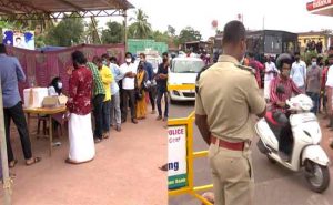 Read more about the article നെഗറ്റീവ് സർട്ടിഫിക്കറ്റുമായി  വന്നാലും രക്ഷയില്ല; കേരളത്തിൽ നിന്ന് എത്തുന്നവർക്ക് നിർബന്ധിത ക്വാറന്റീൻ ഏർപ്പെടുത്തി കർണ്ണാടക