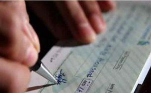 Read more about the article ഇടപാടുകാരുടെ ശ്രദ്ധയ്ക്ക്; ഒക്ടോബർ ഒന്ന് മുതൽ മൂന്ന് ബാങ്കുകളുടെ ചെക്ക് ബുക്കും എം.ഐ.സി.ആർ കോഡും അസാധുവാകും