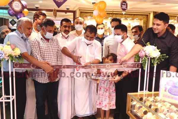 Read more about the article കാസർകോട് സിറ്റി ഗോൾഡിൽ മെഹർ വസന്തം തുടങ്ങി; രാജസ്ഥാനി പുരാതന ആഭരണ ശേഖരവും തൂക്കം കുറഞ്ഞ മികച്ച വർക്കുകളുള്ള ആഭരണങ്ങളും കാഴ്ചക്കാരെ ആകർഷിക്കുന്നു; ചുരുങ്ങിയ വിലയിൽ സാദാരണക്കാരനും ഇനി ഡയമണ്ട് ആഭരണങ്ങൾ സ്വന്തമാക്കാം