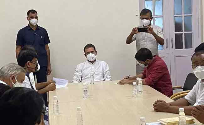 You are currently viewing കനയ്യയും  ജിഗ്‌നേഷ് മേവാനിയും കോൺഗ്രസിൽ ചേർന്നു; ഇരുവരെയും സ്വാഗതം ചെയ്ത്  രാഹുൽ ഗാന്ധി