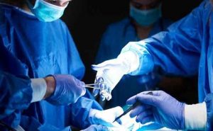 Read more about the article ഏഴുമണിക്കൂറില്‍ 101 സ്ത്രീകള്‍ക്ക് വന്ധീകരണ ശസ്ത്രക്രിയ നടത്തി; ഡോക്ടര്‍ക്കെതിരെ അന്വേഷണത്തിന് ഉത്തരവിട്ട് സര്‍ക്കാര്‍