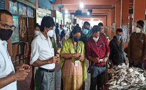 Read more about the article ഫോർമാലിൻ കലർന്ന മീൻ വിൽക്കുന്നതായി പരാതി; കാഞ്ഞങ്ങാട് മീൻ മാർക്കറ്റിൽ പരിശോധന നടത്തി