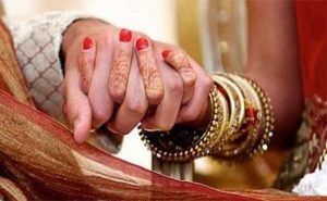 Read more about the article ജോലിയുള്ള യുവതീയുവാക്കൾ പരസ്പരം വിവാഹിതരാകുന്നത് നിരോധിക്കണമെന്ന് ആവശ്യം