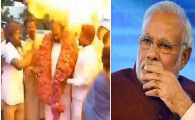 Read more about the article മോദിയുടെ ജന്മദിനം ആഘോഷിക്കുന്നതിനിടെ ഹീലിയം ബലൂൺ പൊട്ടിത്തെറിച്ചു; ബി.ജെ.പി പ്രവർത്തകർക്ക് പരിക്ക്