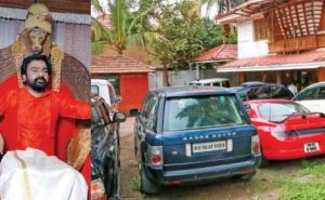 Read more about the article ഒരു രൂപ പോലും നൽകാതെ മോൻസൻ വാങ്ങിയത് എട്ട് ആഡംബര കാറുകൾ;  രണ്ട് കോടിയിലധികം പറ്റിച്ചെന്ന് ബെംഗളൂരുവിലെ വ്യവസായി