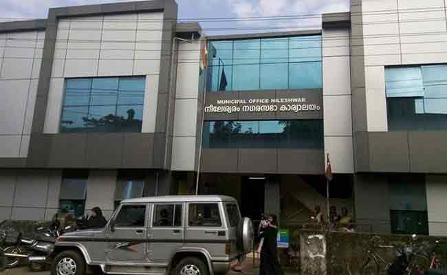 Read more about the article ബേഡഡുക്ക ഗ്രാമ പഞ്ചായത്തിനും നീലേശ്വരം നഗരസഭയ്ക്കും നവകേരള പുരസ്‌കാരം