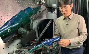 Read more about the article ഓന്തിനെ പോലെ നിറം മാറാം; അന്തരീക്ഷ താപനിലയ്ക്ക് അനുസരിച്ച് നിറം മാറുന്ന കൃത്രിമ ത്വക്ക് നിര്‍മിച്ച് ഗവേഷകര്‍